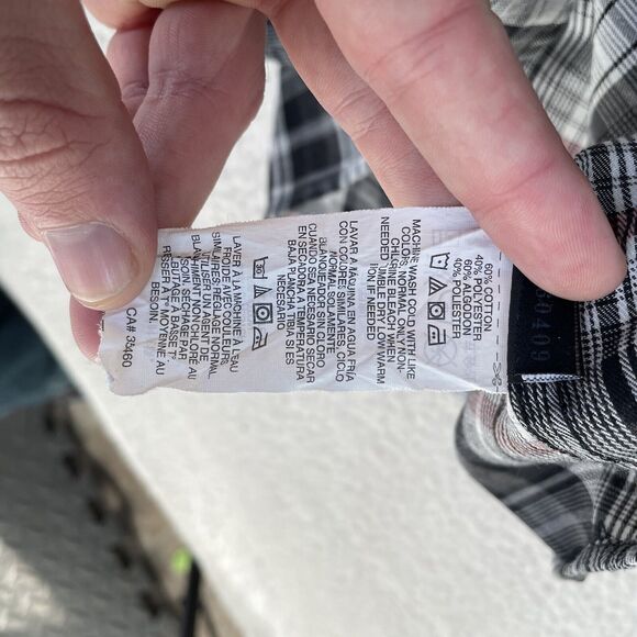 Oakley Shirt Mens Small White Black Plaid Long Sleeve Button Collared Surf Skate - Picture 10 of 16